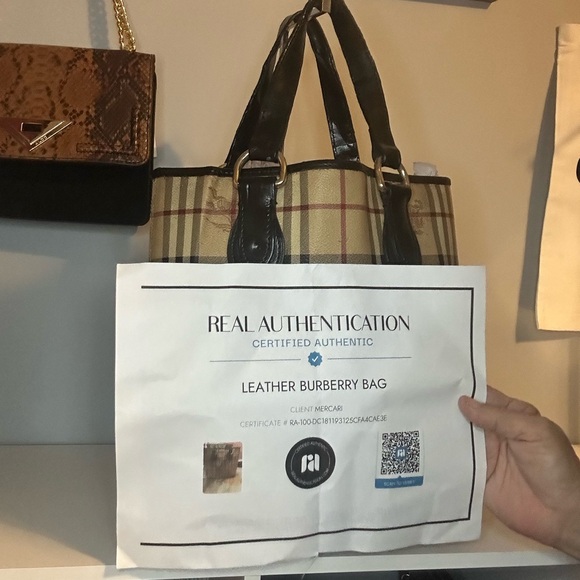 Burberry EUC Coated Nova Check Medium Tote w/COA - Picture 2 of 15